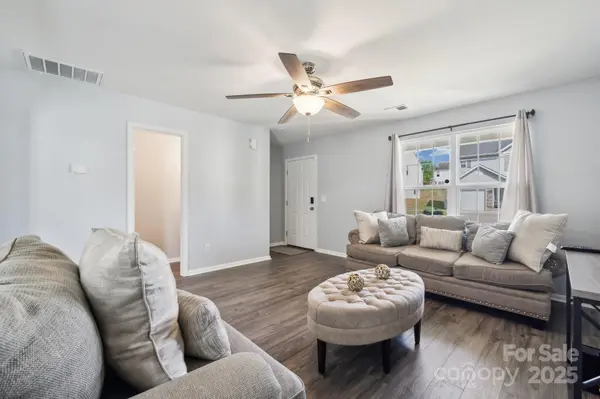509 Ellingsworth LN, Charlotte, NC 28214