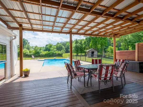 2054 Hickory Hills DR, Denver, NC 28037