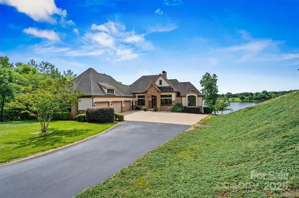 6205 Plantation Pointe DR, Granite Falls, NC 28630