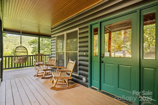 225 Magnolia DR, Bryson City, NC 28713