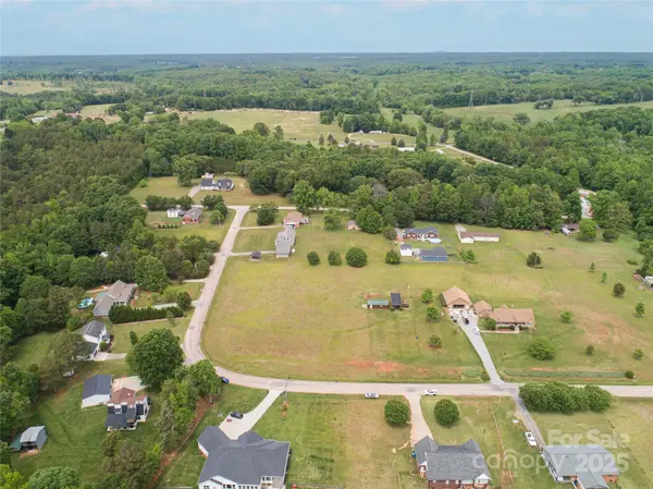 9700 Autumn CIR, Davidson, NC 28036