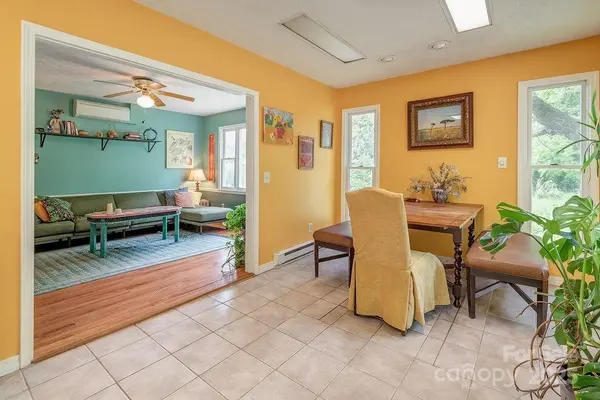 124 Beaverdam Loop RD, Candler, NC 28715