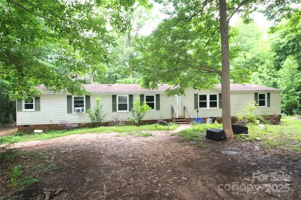 1320 Smith Woods DR,  Hickory Grove,  SC 29717