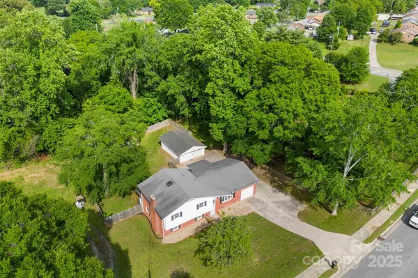 1822 N New Hope RD, Gastonia, NC 28054
