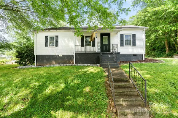 1211 11th ST NW, Hickory, NC 28601