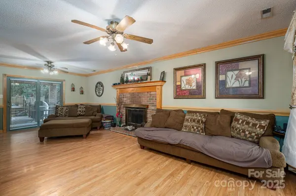 3513 Briarcliff Acres DR, Lincolnton, NC 28092