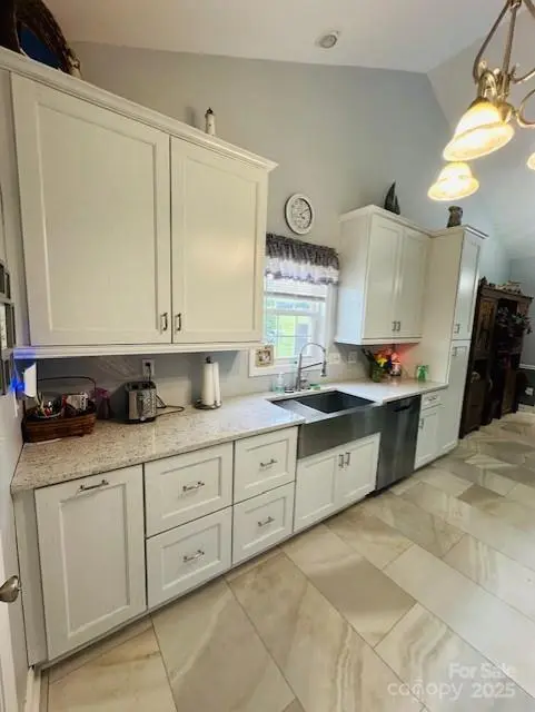 111 Brookview DR, Shelby, NC 28152