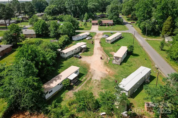 240 MIDWAY DR, Salisbury, NC 28147