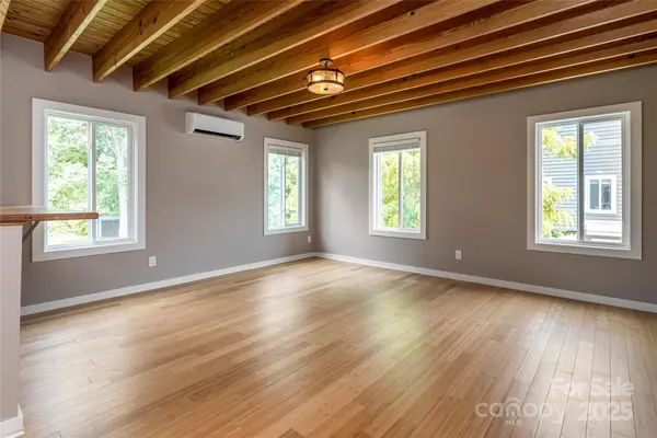 60 W Cascade ST, Arden, NC 28704