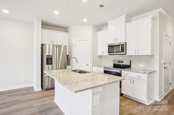 6110 Starview TER, Charlotte, NC 28216