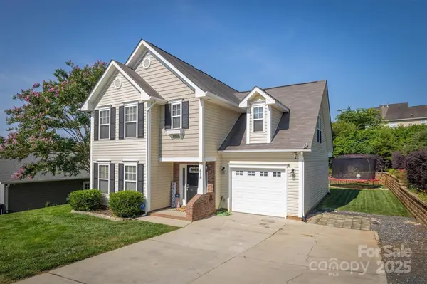 418 Eastway LN SW, Conover, NC 28613