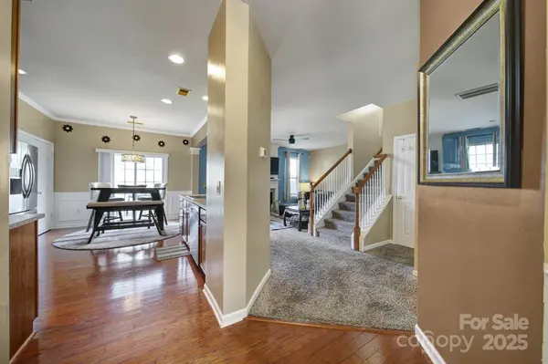 920 Old Forester LN, Charlotte, NC 28214