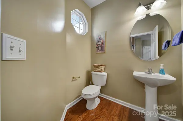 920 Old Forester LN, Charlotte, NC 28214