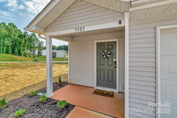 3305 Rian DR, Lenoir, NC 28645
