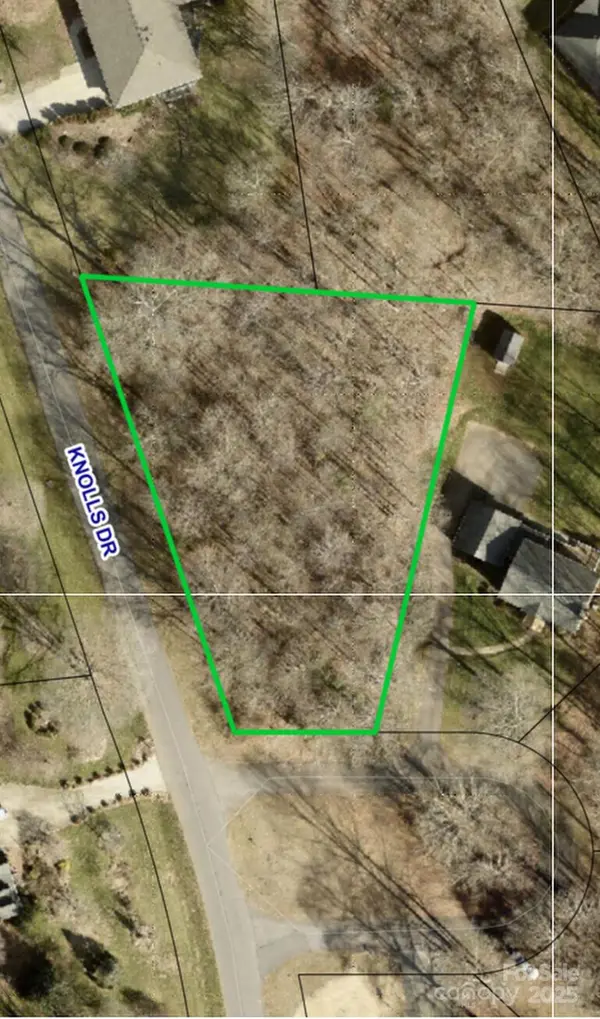 1895 Knolls DR, Newton, NC 28658
