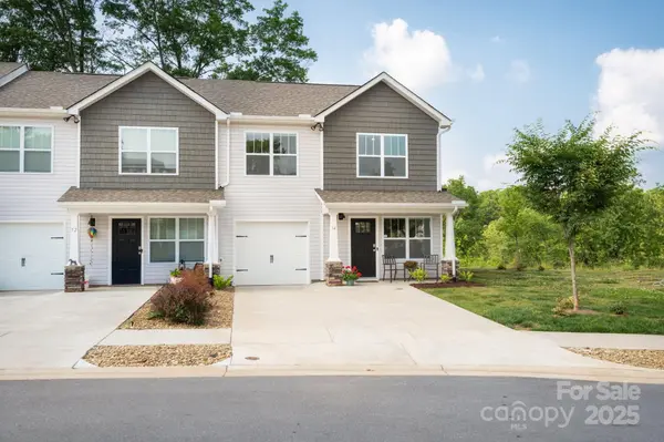 54 Malcolm CT, Candler, NC 28715