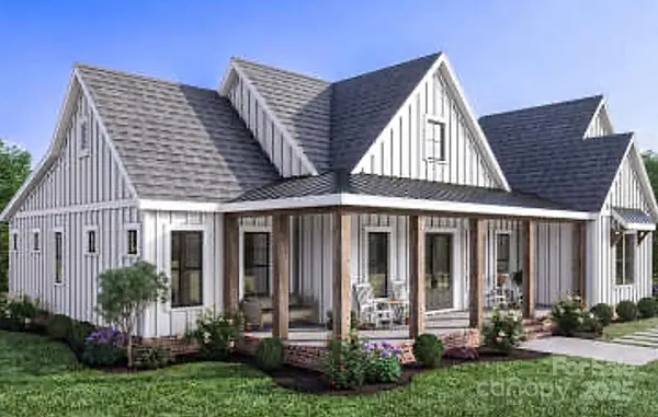 195 Bloomingdale DR, Fletcher, NC 28732