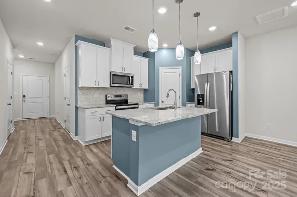 853 Gerard Bay DR, Fort Mill, SC 29715