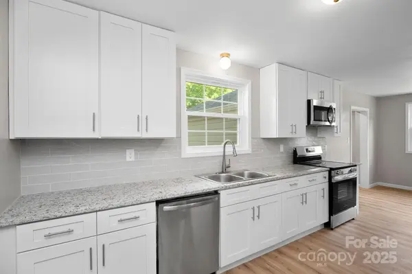 346 Fieldstone CIR, Statesville, NC 28677