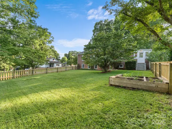 301 Carolina AVE, Brevard, NC 28712