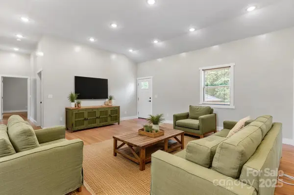 1844 Bellcroft LN, Lenoir, NC 28645