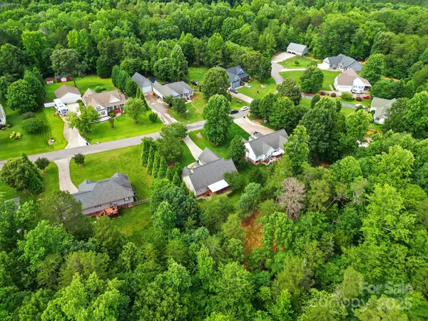 6530 Fly A Way DR, Denver, NC 28037