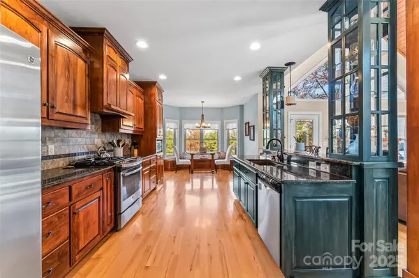5346 Oak Crest LN Lenoir, NC 28645