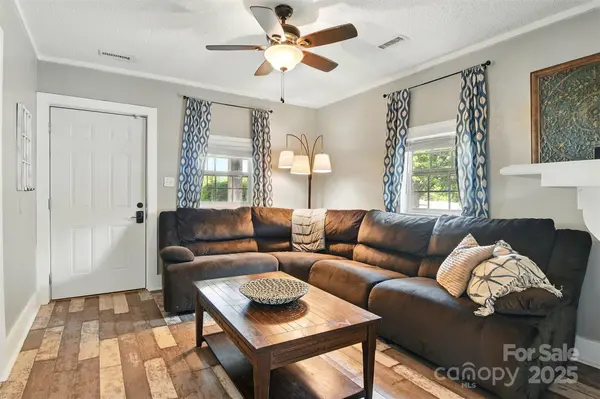 840 10th Street BLVD NW, Hickory, NC 28601