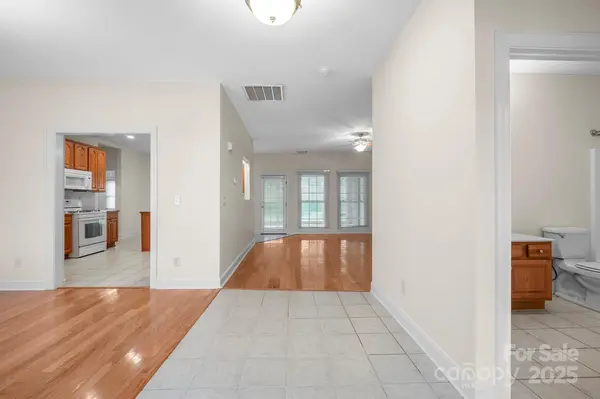 104 Mooreland DR NE, Conover, NC 28613