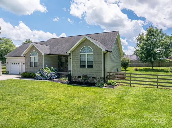 104 Nottingham DR, Maiden, NC 28650