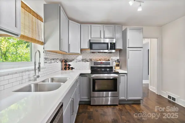 5914 Mt Holly Huntersville RD, Charlotte, NC 28216