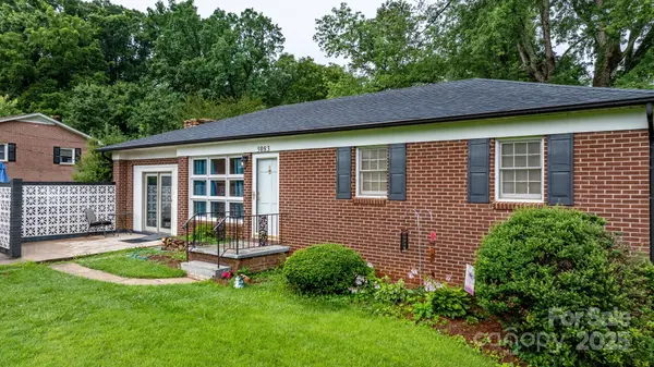 5083 Fleetwood DR, Hickory, NC 28602