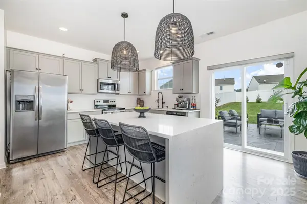 1624 Savory LN, Charlotte, NC 28216