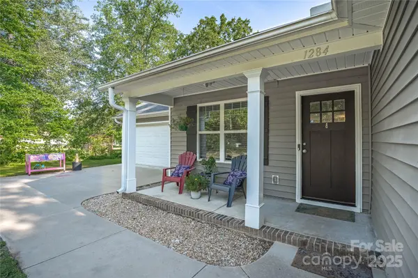 1284 Sand Oak DR, Lugoff, SC 29078