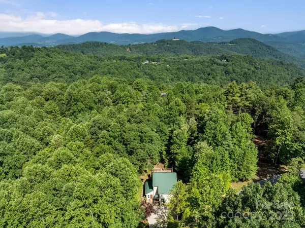 157 Shadow Run RD, Hendersonville, NC 28792