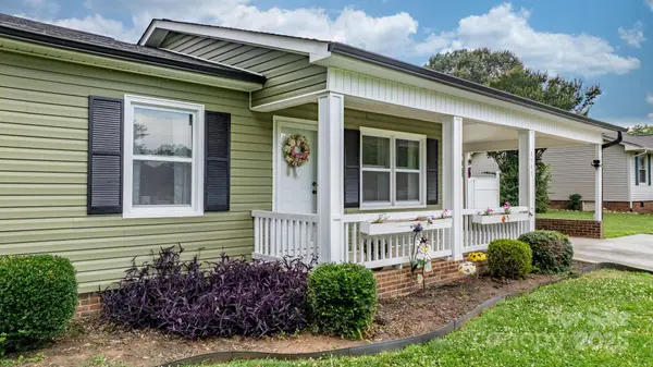 3545 Yorkland DR, Hickory, NC 28601