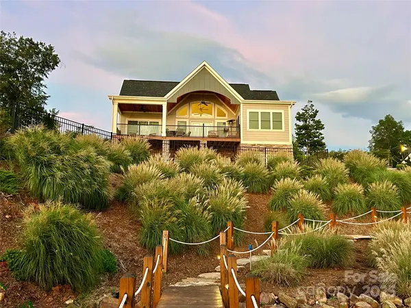 347 Landing TRL, Mount Gilead, NC 27306