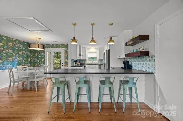 349 Country Club RD #3, Asheville, NC 28804