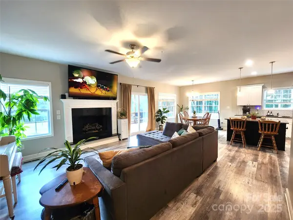 2805 Eagle DR, Lincolnton, NC 28092