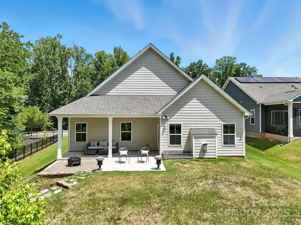 5227 Larewood DR, Harrisburg, NC 28215