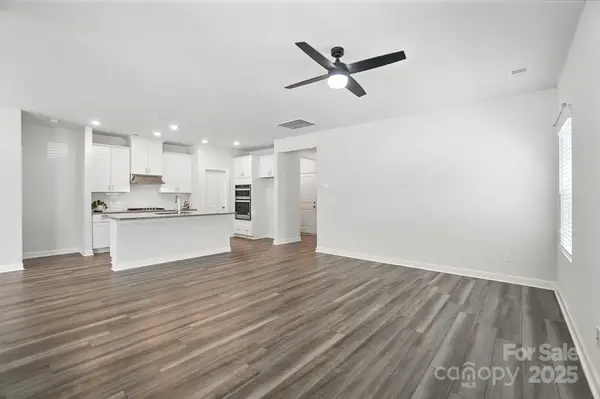 9226 Dunwich DR, Gastonia, NC 28056