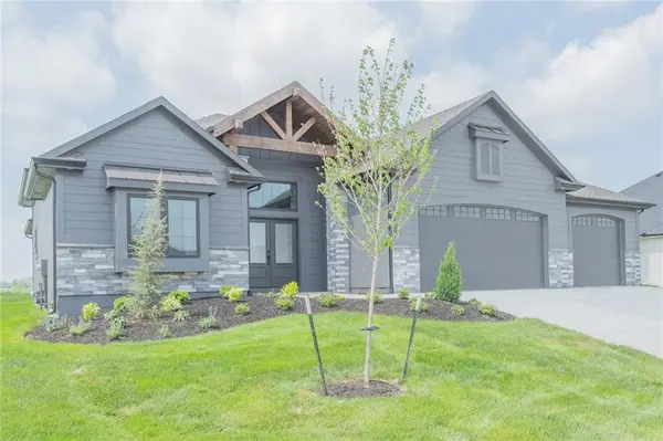4400 Aspen DR, Basehor, KS 66007