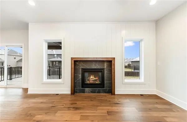 1825 SW Sage Canyon RD, Lee's Summit, MO 64082