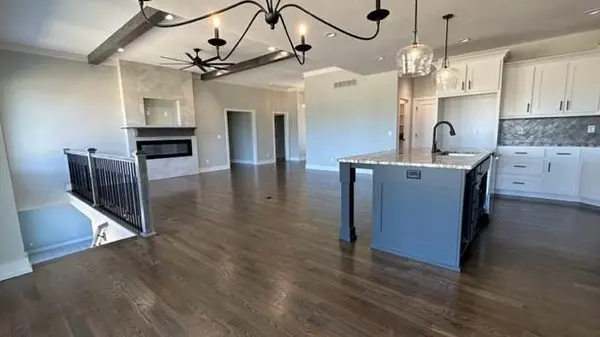 2301 Foxtail DR, Kearney, MO 64060