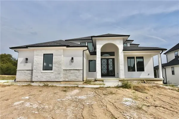 7944 N Sycamore AVE, Kansas City, MO 64158