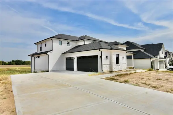 7944 N Sycamore AVE, Kansas City, MO 64158