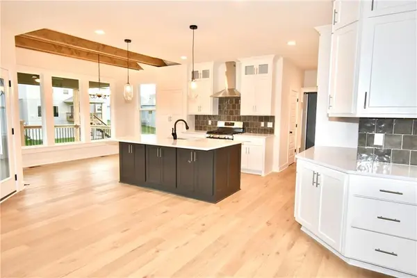 7643 N Sycamore AVE, Kansas City, MO 64158