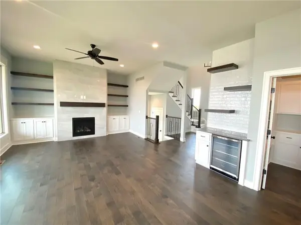 13409 W 177th ST, Overland Park, KS 66013