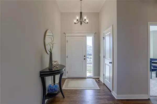 2300 NE Andromada CT, Blue Springs, MO 64029