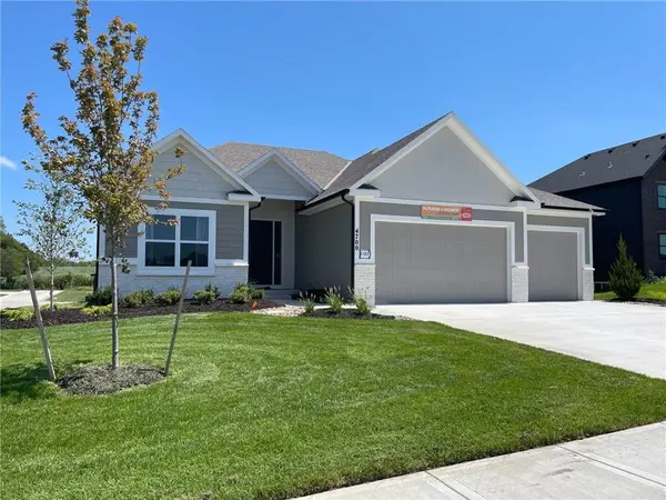 4700 SE Claude CT, Blue Springs, MO 64014